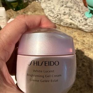 Shiseido White Lucent Brightening Gel Cream - Iridescent White